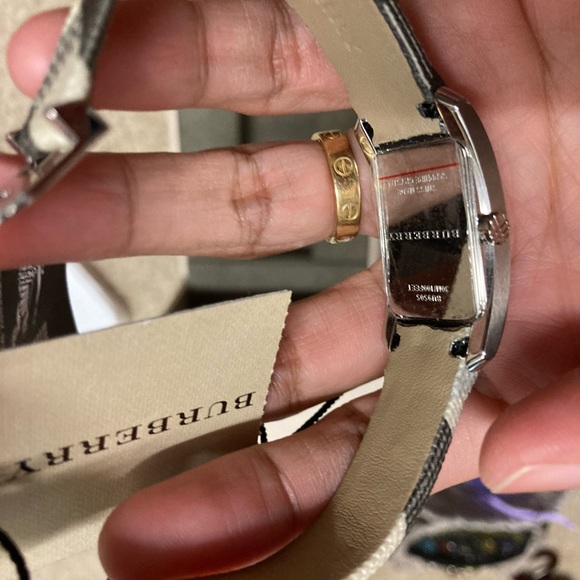 💯 Authentic Burberry watch - Picture 5 of 9